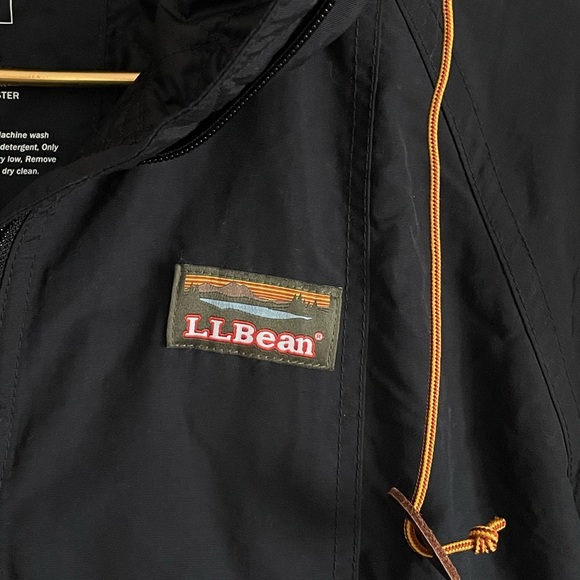 LL Bean Women's Mountain Classic Anorak. Size Medium. Black. - Picture 6 of 12